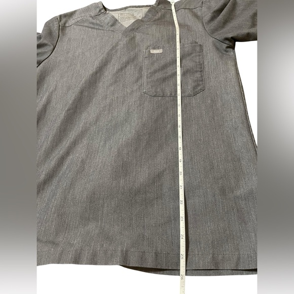 💙BUNDLE Figs Charcoal V-Neck Scrub Top - Picture 10 of 12